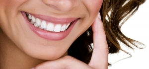 The Difference Between Veneers and Crowns The Difference Between Veneers and Crowns